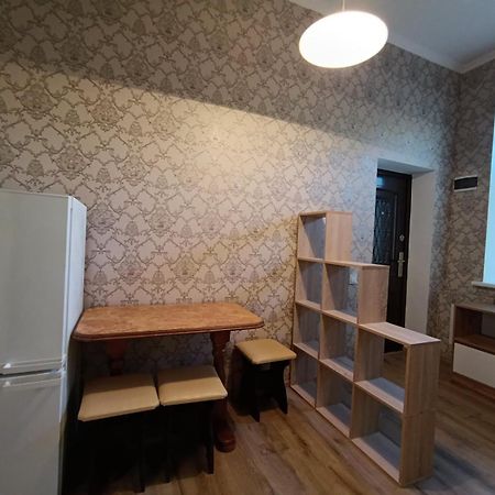 Квартира З Ремонтом Між Залізничним Вокзалом І Центром Leópolis Exterior foto